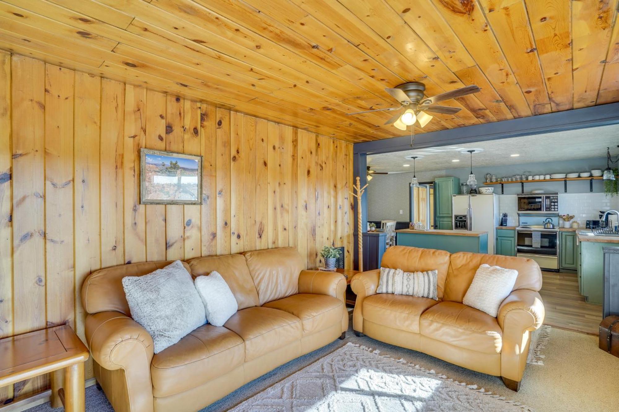Pet-Friendly Duck Creek Village Retreat With Deck! Buitenkant foto