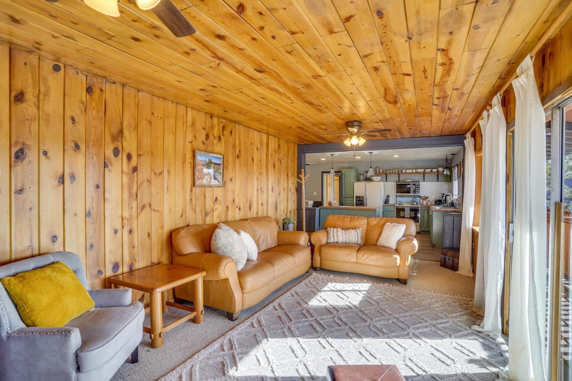 Pet-Friendly Duck Creek Village Retreat With Deck! Buitenkant foto